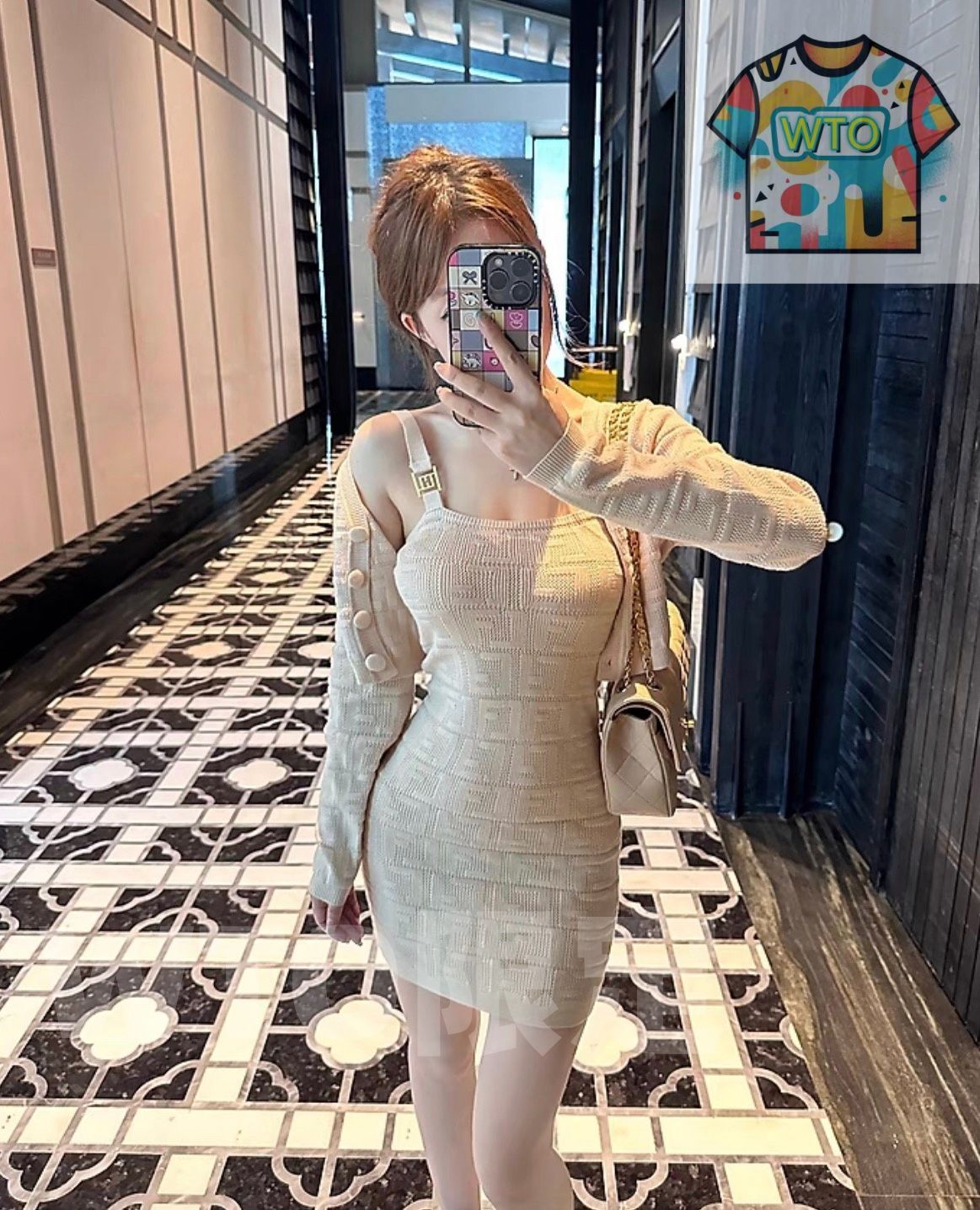 これは FENDI フェンディ の 2025 年最新モデルのニットセットです の写真が付属し のコーディネートアイテムとして 多くの方に愛されています 男女にも適したユニセックスのカップル向け商品です -WTO輸入1