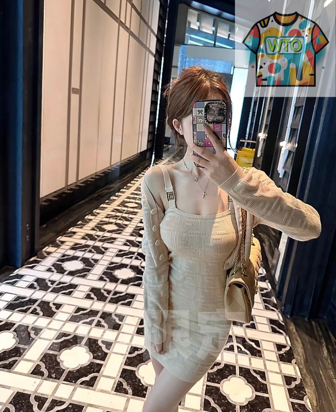 これは FENDI フェンディ の 2025 年最新モデルのニットセットです の写真が付属し のコーディネートアイテムとして 多くの方に愛されています 男女にも適したユニセックスのカップル向け商品です WTO輸入1