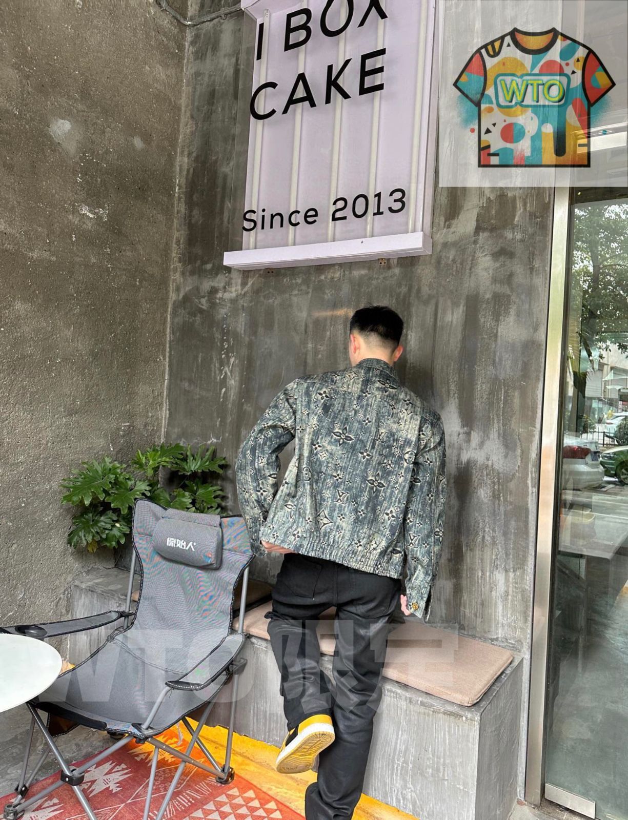 の満遍なくプリントされたモノグラム柄のジーンズジャケット WTO輸入1