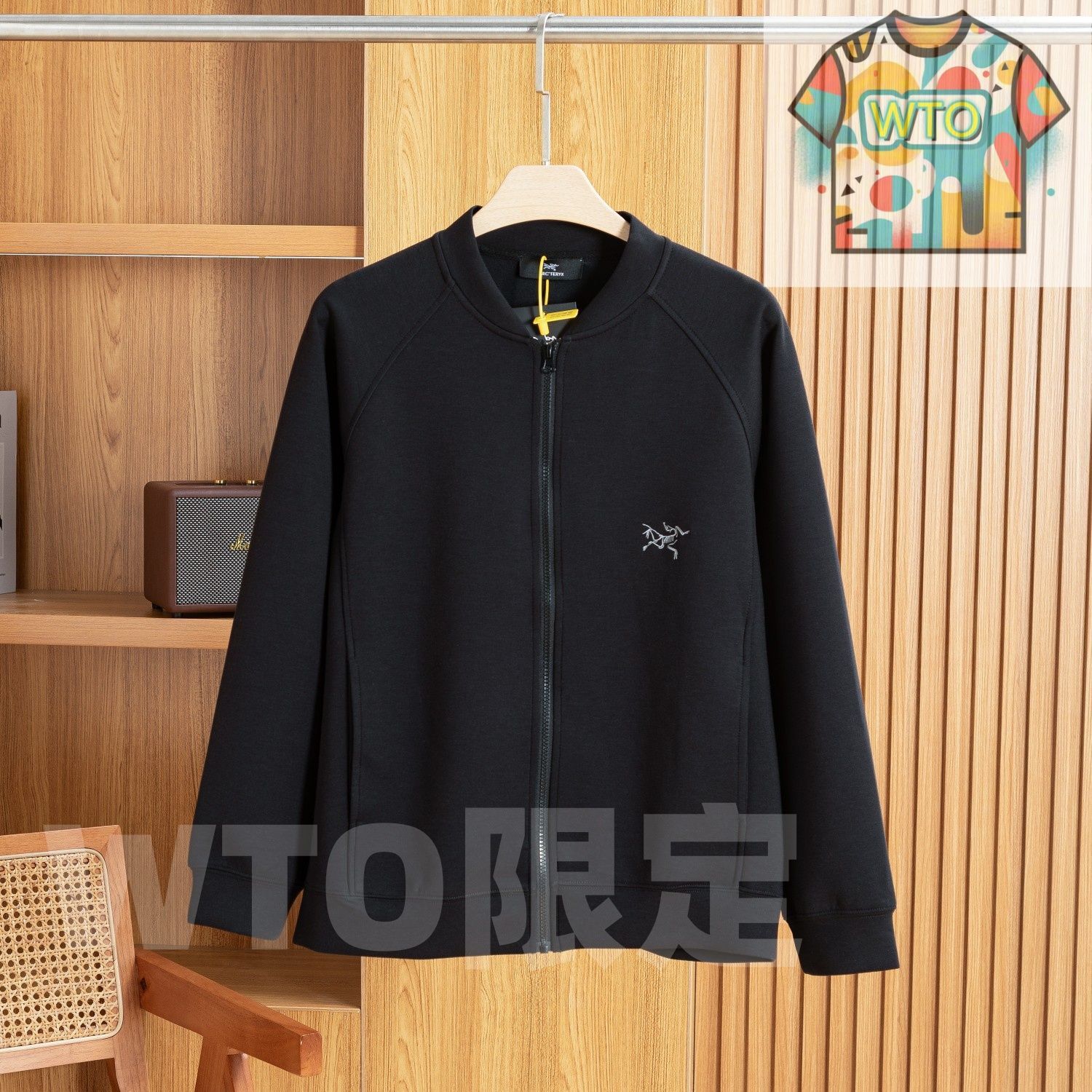 アークテリックス のファスナー式セーター