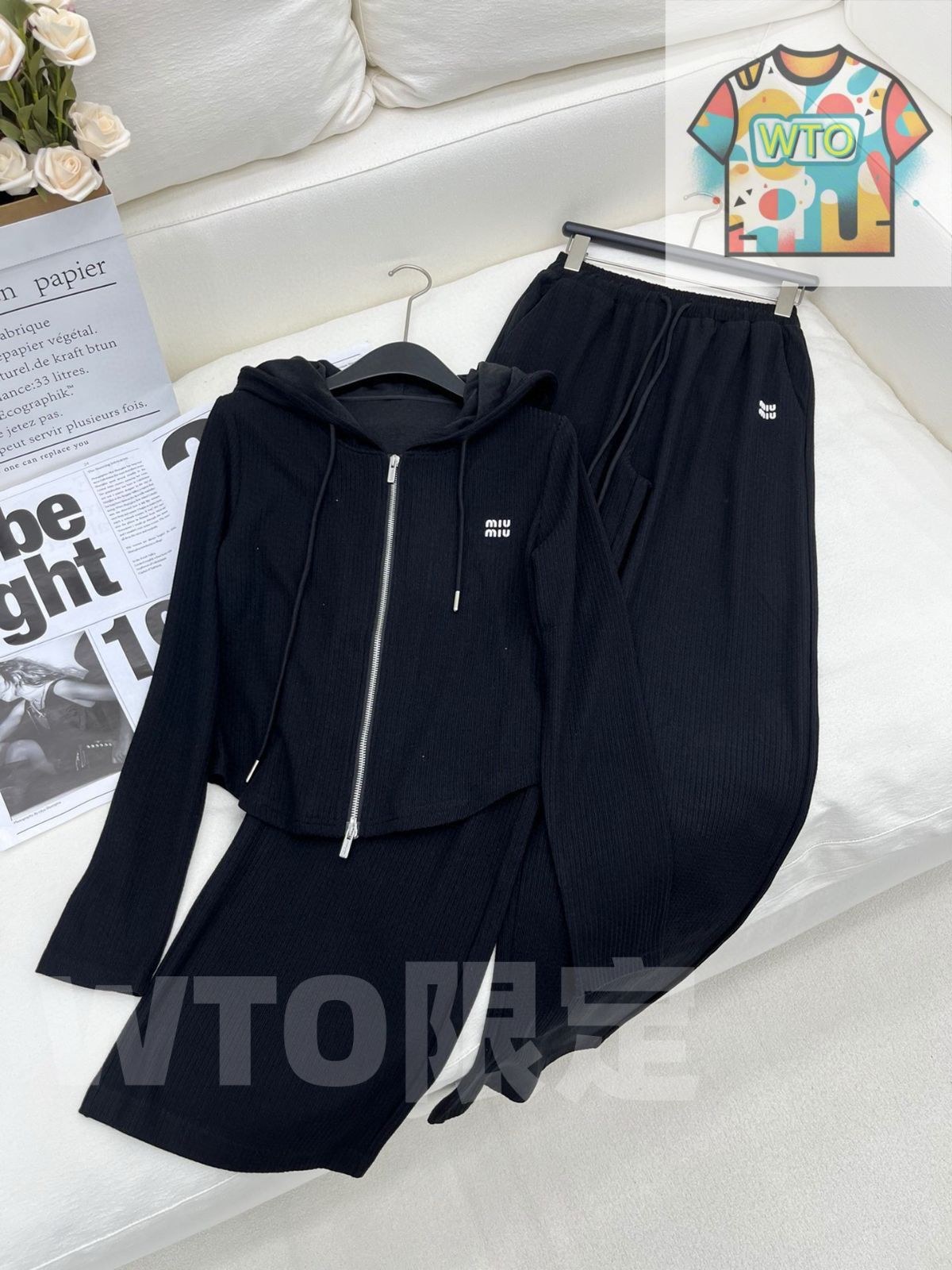 ミュウミュウ Miumiu アルファベット入りフード付きダブルヘッドジップアウターとゴムウエストのレジャー長パンツのセット WTO輸入1 ドール家具 Tシャツ アパレル 