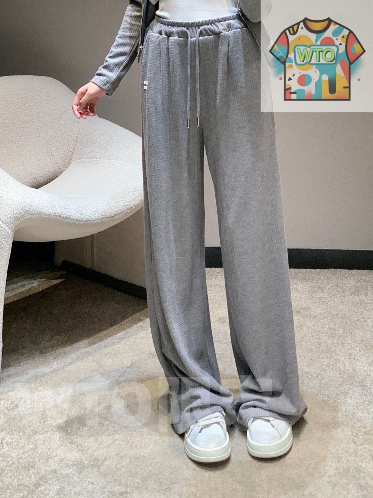 ミュウミュウ Miumiu アルファベット入り連帽ダブルヘッドファスナージャケットとゴムウエストのレジャー用長パンツのセット WTO輸入1