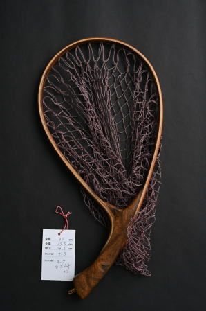 ワイズカスタム ランディングネット35cmカーブ グリップ゚ チーク瘤 ネット オーキット25110009 手編みネットはクレモナ糸1本で編み込んであります 発送方法 クロネコヤマト宅急便 当店はワイズカスタム社の正規ディーラーです