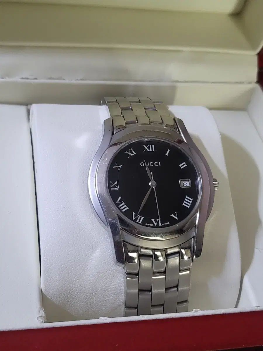 グッチ ブラック ダイアル メタル 時計