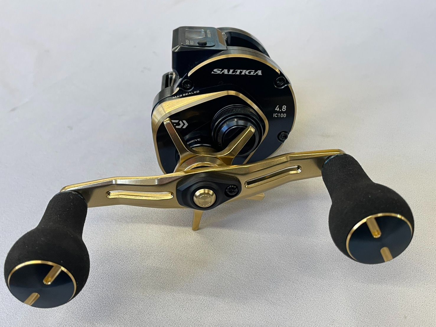 ダイワ ソルティガＩＣ １００ＰＬ ＤＨ ベイトリール ジギングリール ライトジギング タイラバ オフショア ＤＡＩＷＡ ＳＡＬＴＩＧＡ 紅牙 ティエラ ０７l OLIVEOS_COM_TR