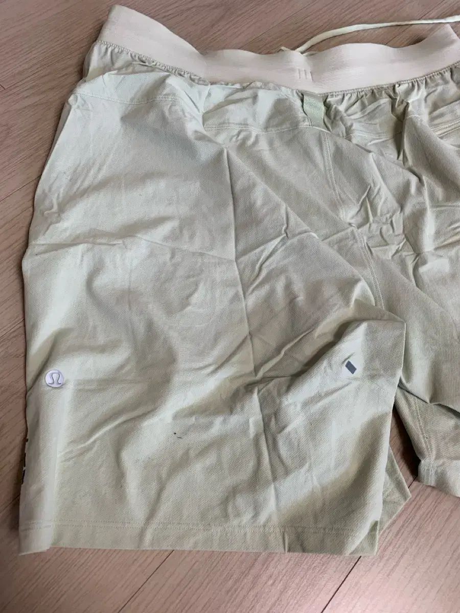 lululemon ルルレモン ライセンス IN 黒鉄のミステリートレイン ショーツ large