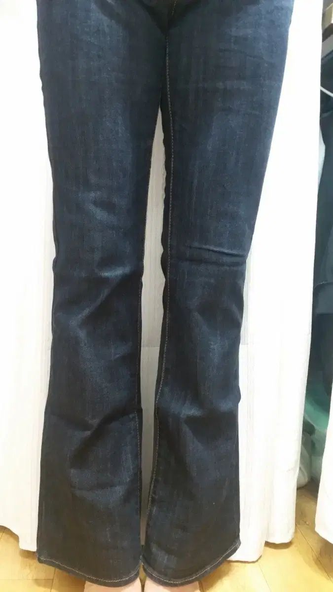 GUESS ゴールド ゲス ブーツカット ズボン