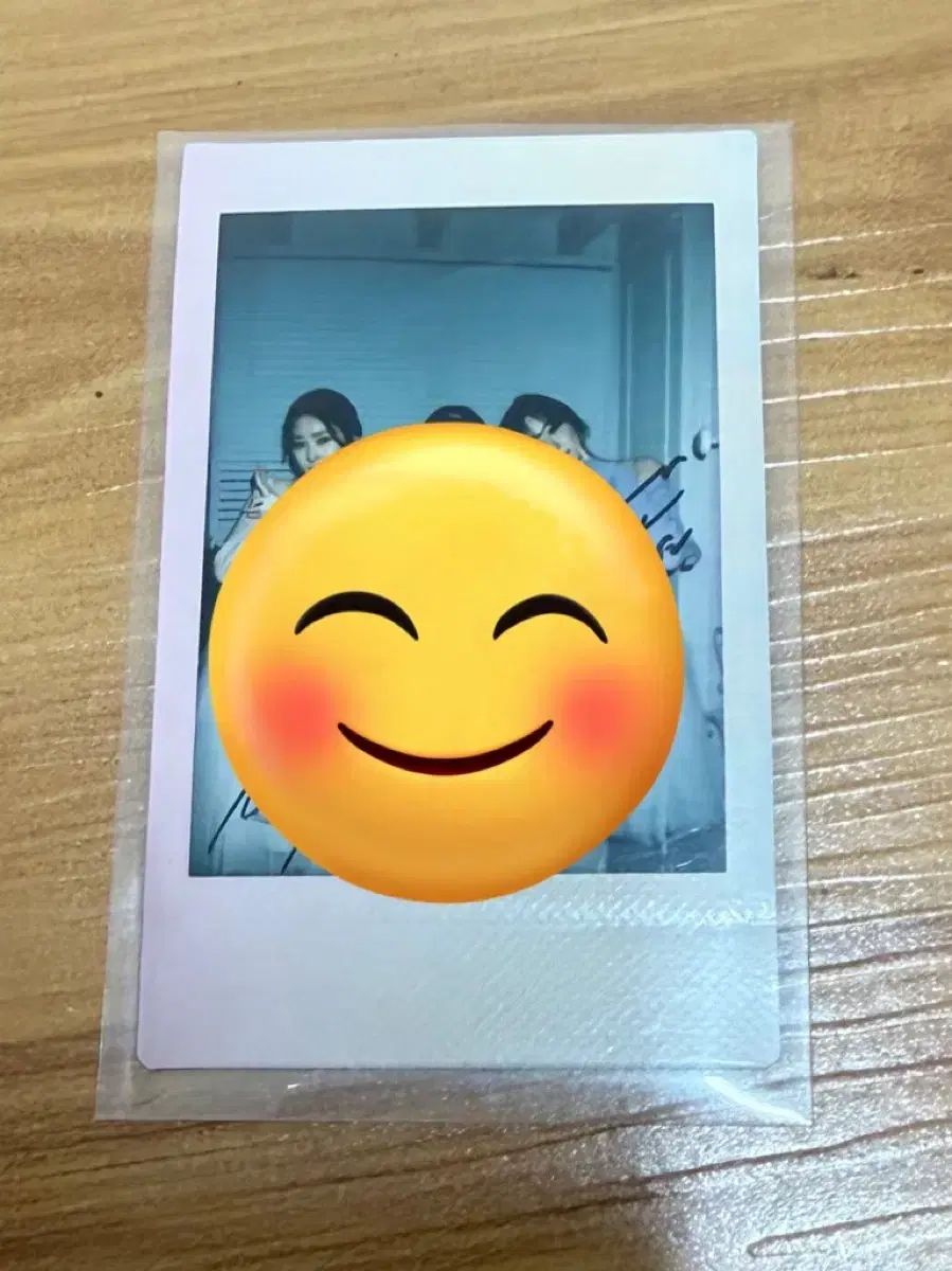 IZ ONE アイズワン キム ミンジュ チェヨン ウンビ 団体サイン タートルネック