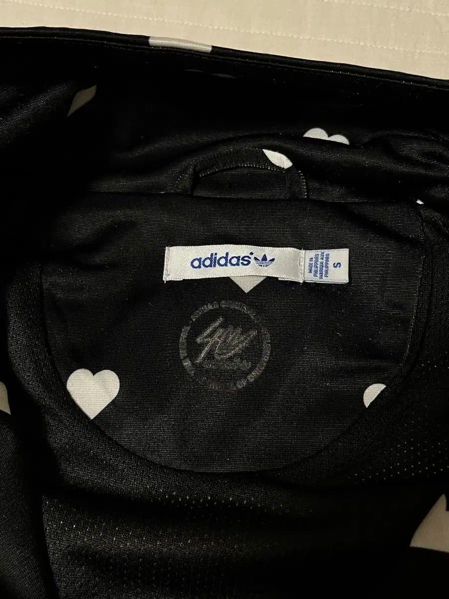 ファッショナブルな アディダス ファイヤーバード ハート ドット ジップアップ S ☆安心の全品国内発送！