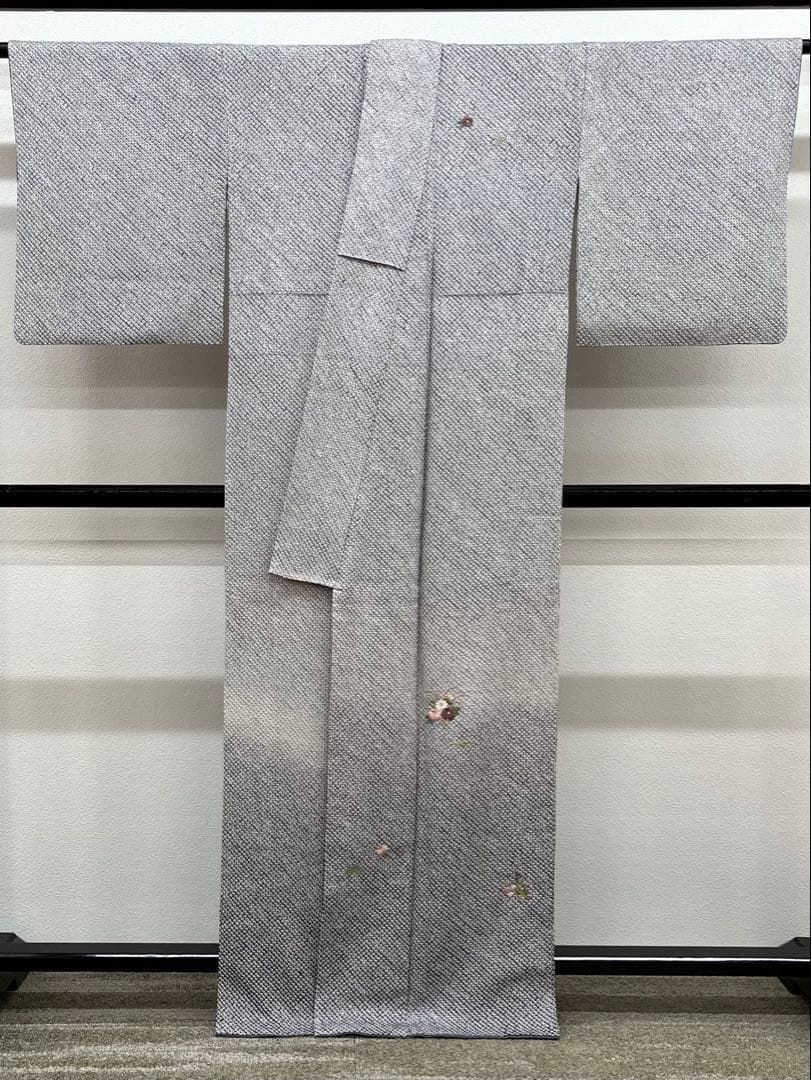 総絞り 刺繍 付け下げ 正絹 パールトーン加工済 A068 - メルカリ