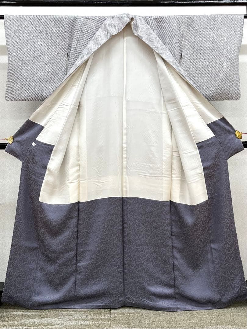 総絞り 刺繍 付け下げ 正絹 パールトーン加工済 A068 - メルカリ