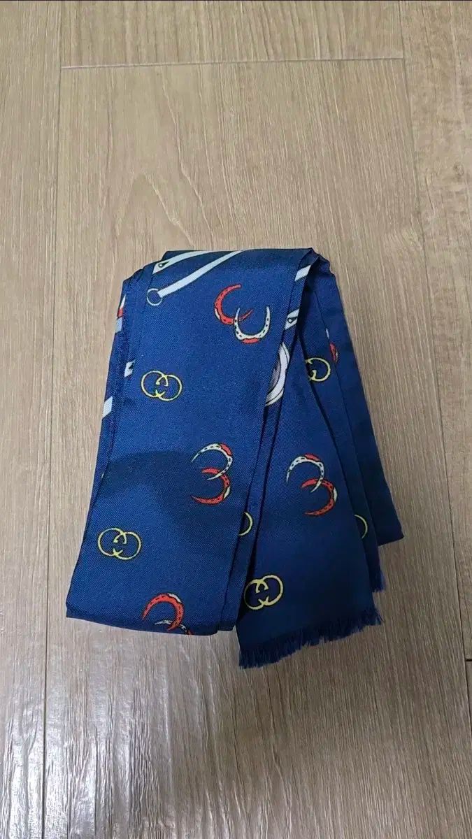  グッチ ロング スカーフ ほぼ バンダナ スカーフ 小物