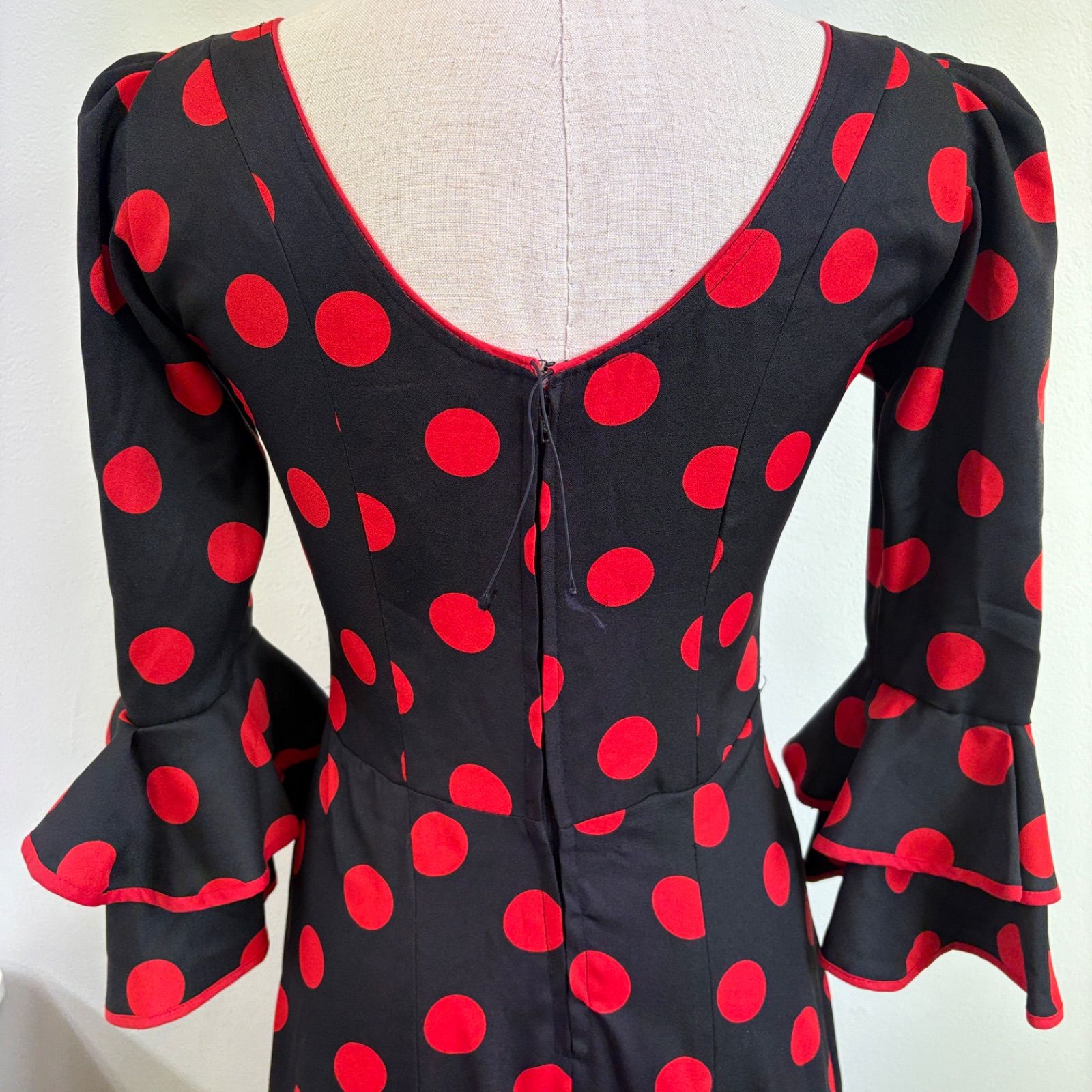 フラメンコ衣装 ドレス フリル 赤 黒 ドット 七分袖 - メルカリ