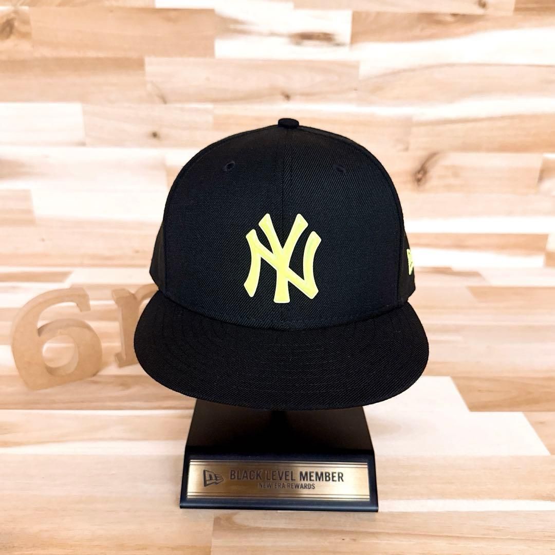 ニューエラ×ヤンキース ライムイエロー NY ラバー ロゴ キャップ 黒