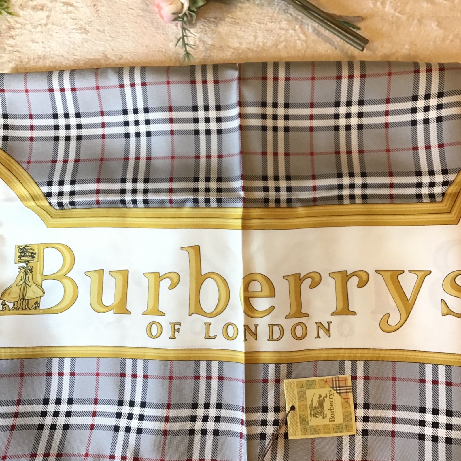 新品タグ付き✨【バーバリーロンドン】シルク100%大判スカーフ ノバチェック 新品タグ付き✨【バーバリーロンドン】シルク100%大判スカーフ ノバ