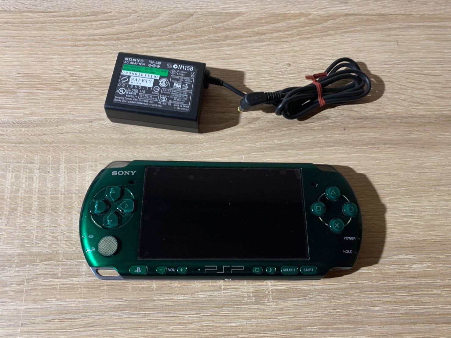 6500 PlayStation ポータブル PSP 3000 スピリティッドグリーン 動作 済み
