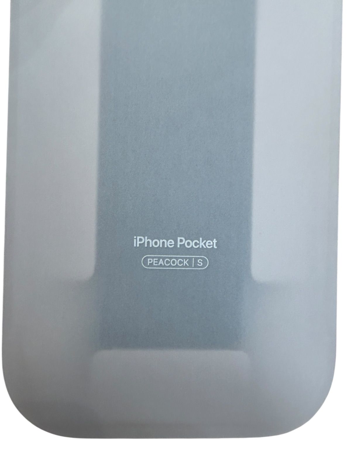 iPhone Pocket by ISSEY MIYAKE Apple ピーコック ショート コラボ ストラップ付き おしゃれ ギフト 最適 ホリデー