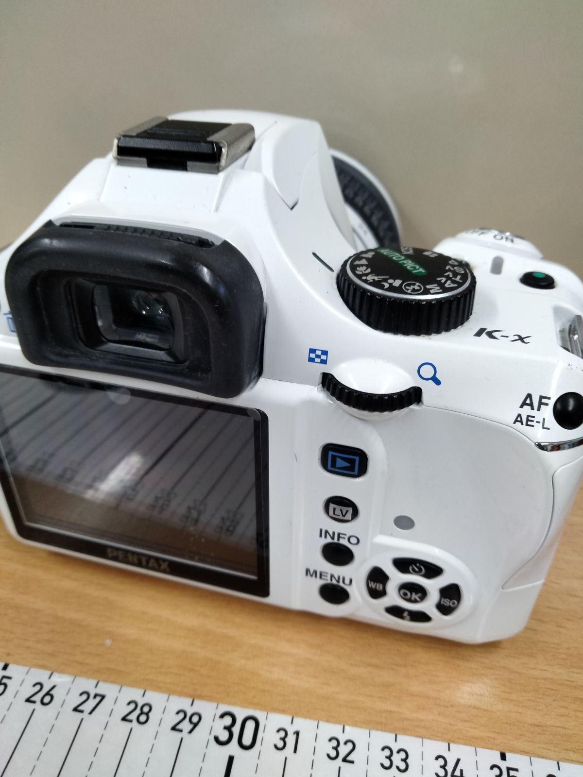 PENTAX Q ホワイトデジタルカメラ【ジャンク品】 Qシリーズ ミラーレス ペンタックス PENTAX Q ホワイト レンズキット