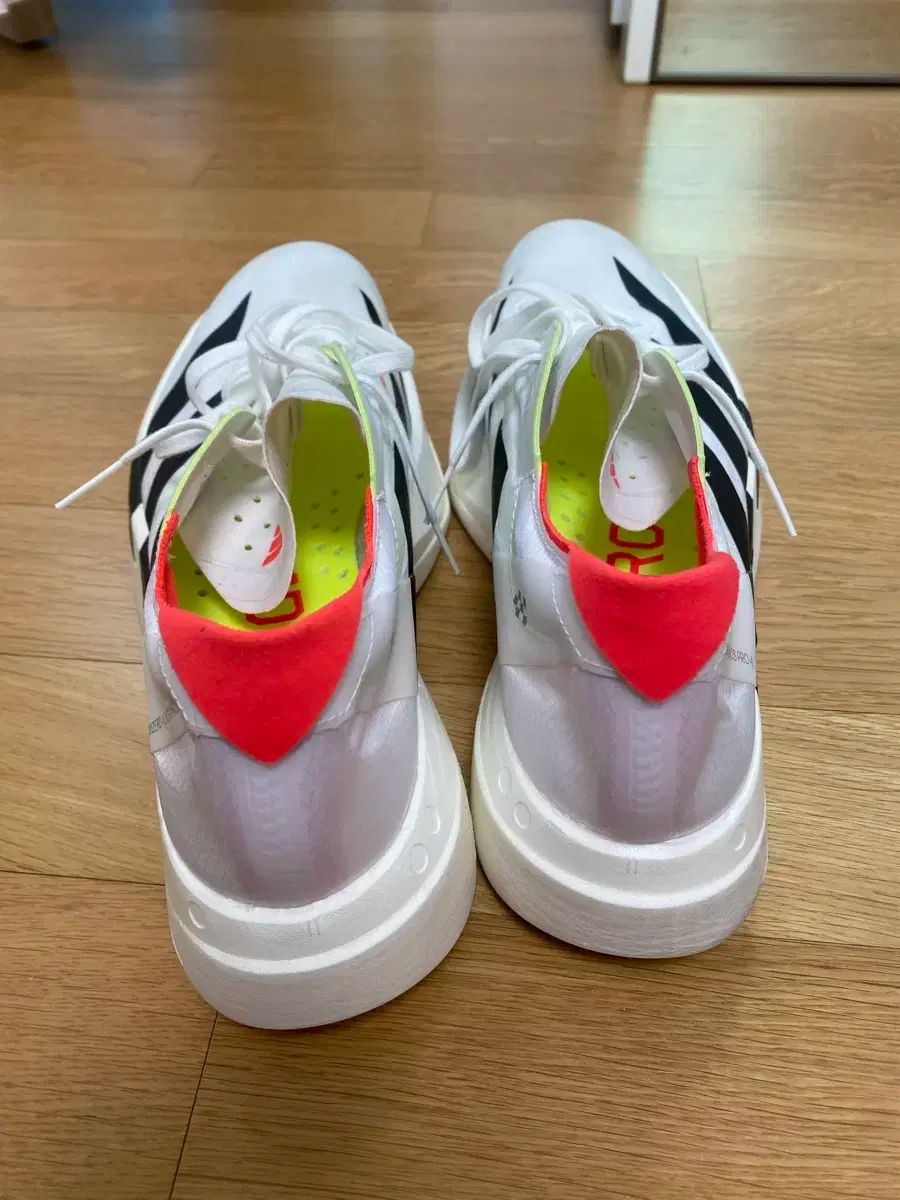 アディダスアディオスプロ4 255