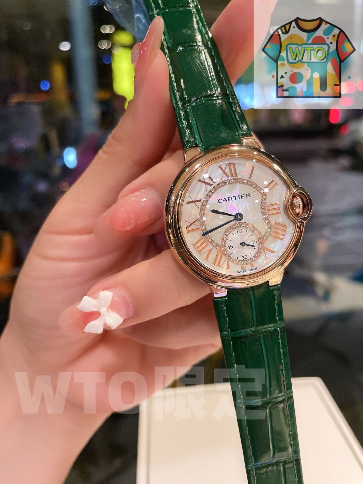 今日 Cartier カルティエ ブルーバルーンシリーズ ダイヤモンドを埋め込んだ表面を特徴とする