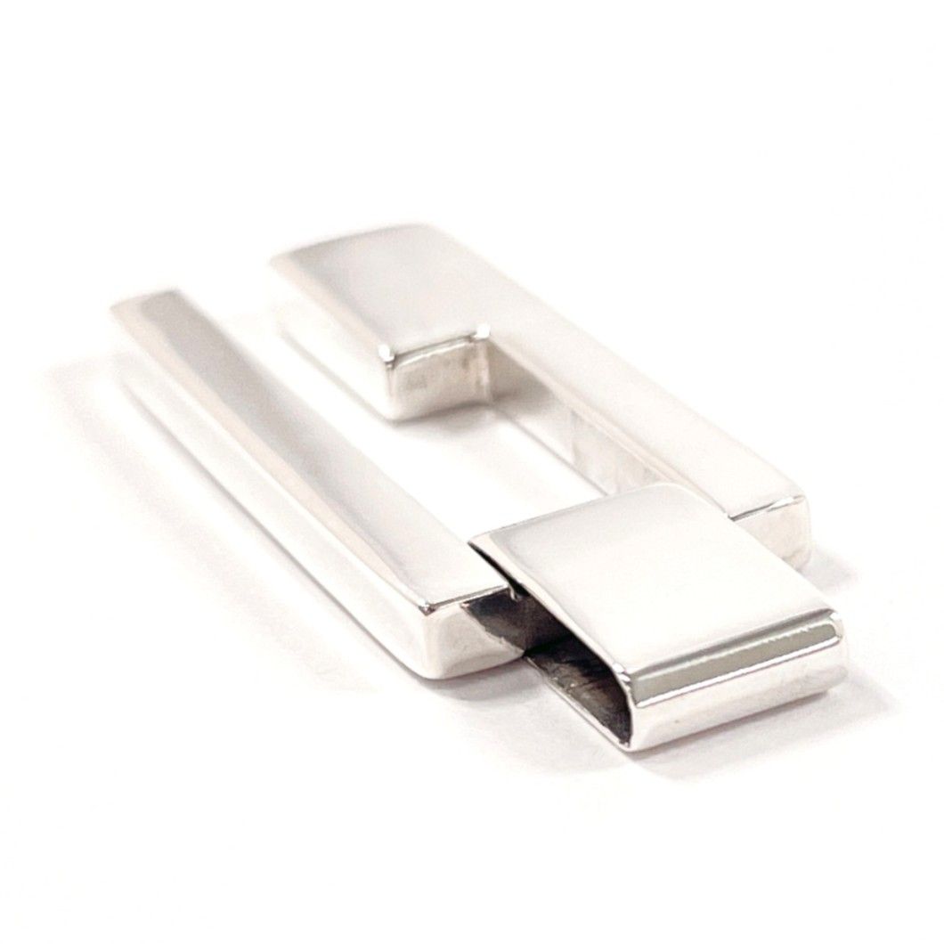  グッチ ペンダントトップ Gロゴ プレート シルバー その他 アクセサリー