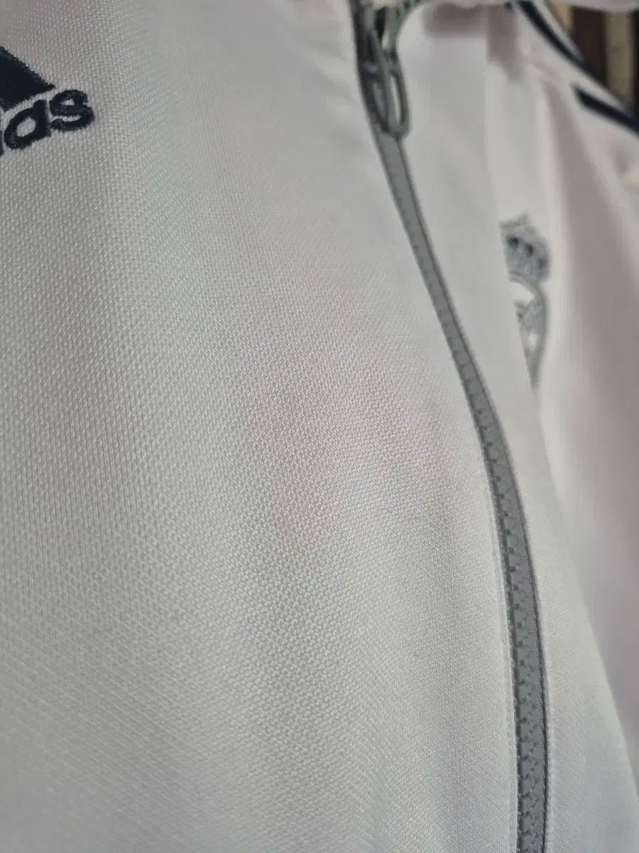 トラックジャージ