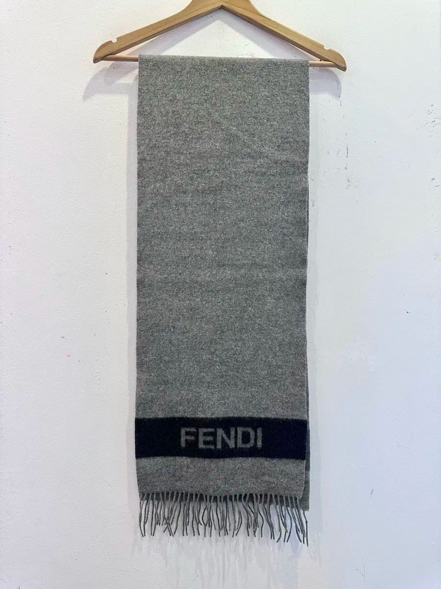 FENDI フェンディ ウール マフラー