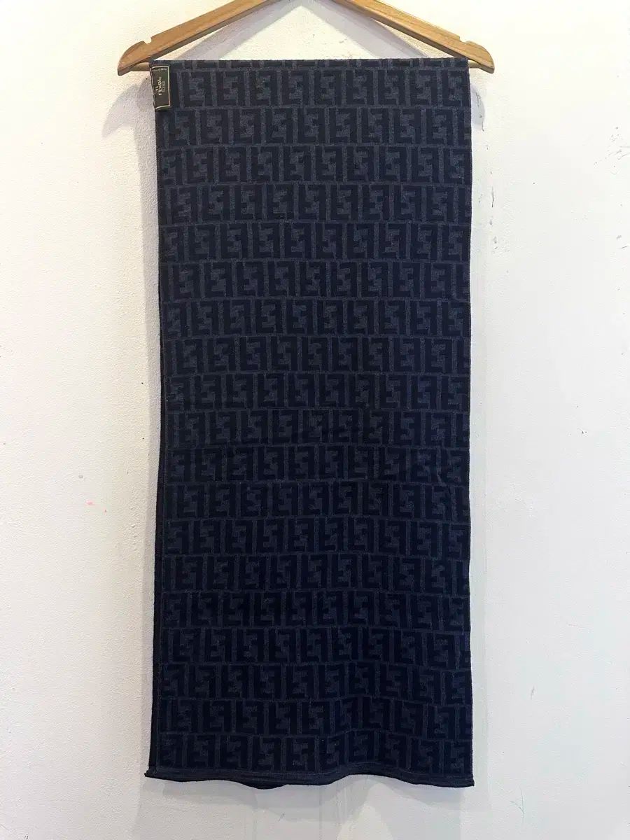 FENDI フェンディ Fロゴ ウール マフラー