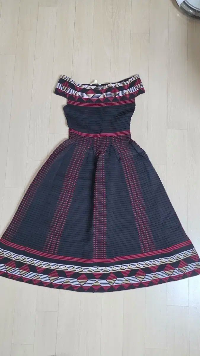 283 マージュ パータン フ ブラック ONE PIECE