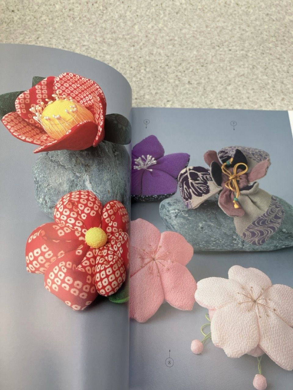 可愛いちりめん細工とまりで飾る華やかなつりびな 酒井 愛子　手芸 可愛いちりめん細工とまりで飾る華やかなつりびな 酒井 愛子 手芸