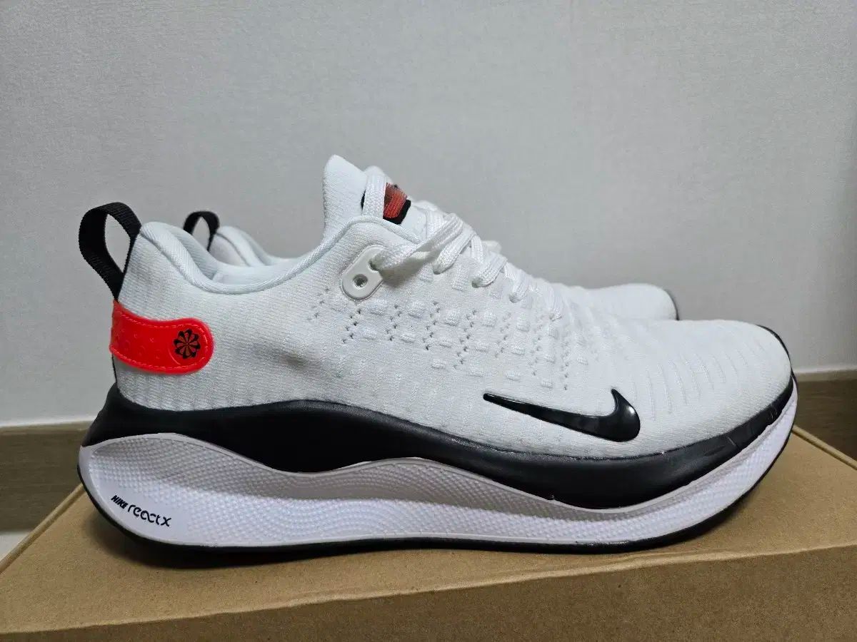 NIKE ZOOM EX INVINCIBLE RUN FK4