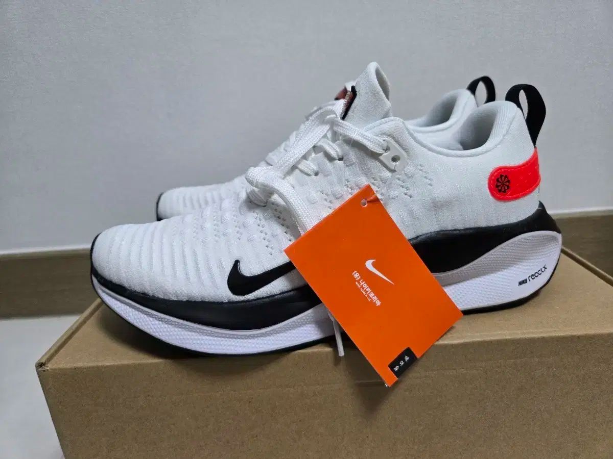 NIKE ZOOM EX INVINCIBLE RUN FK4