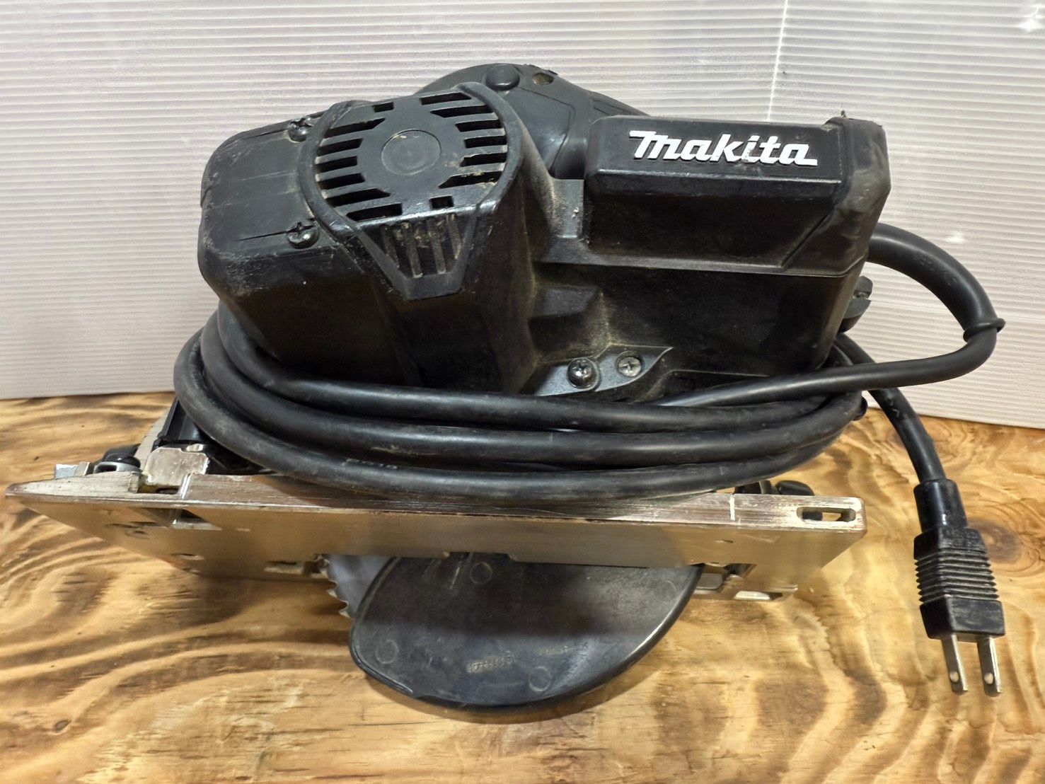  S 99682 マキタ 電子マルノコ HS 6303 ノコ刃直径165 mm対応 マルノコ 切断工具 切断機