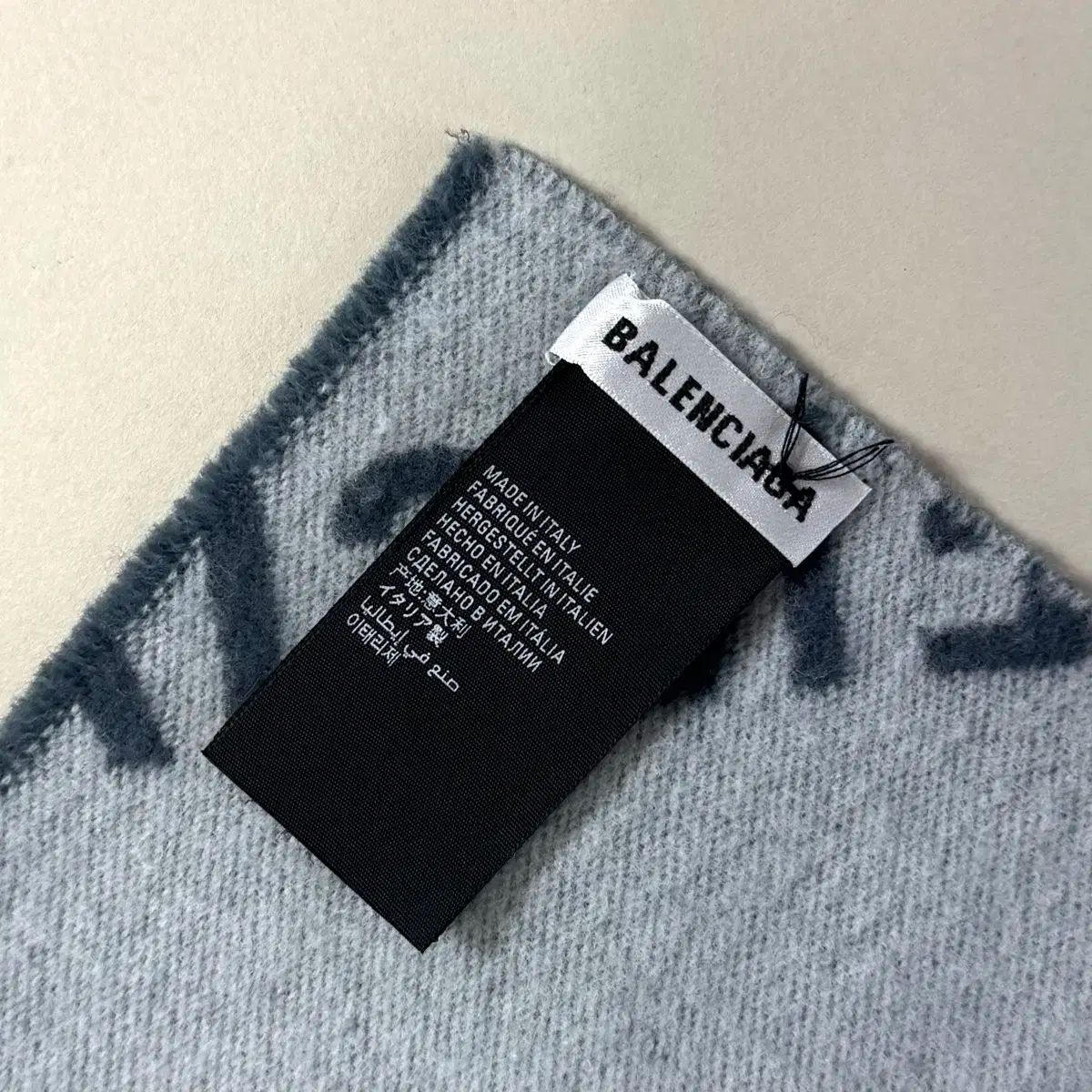  バレンシアガ マルチロゴ マフラー マフラー 小物