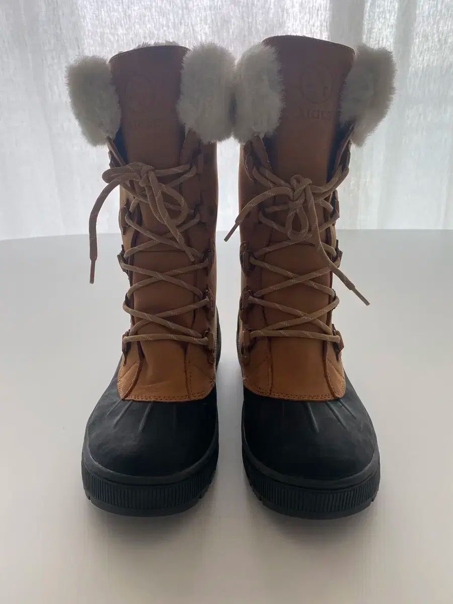 エイグル ファー ブーツ ショート 240