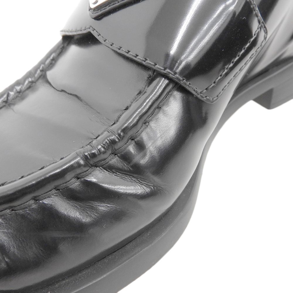 ブラッシュドレザー