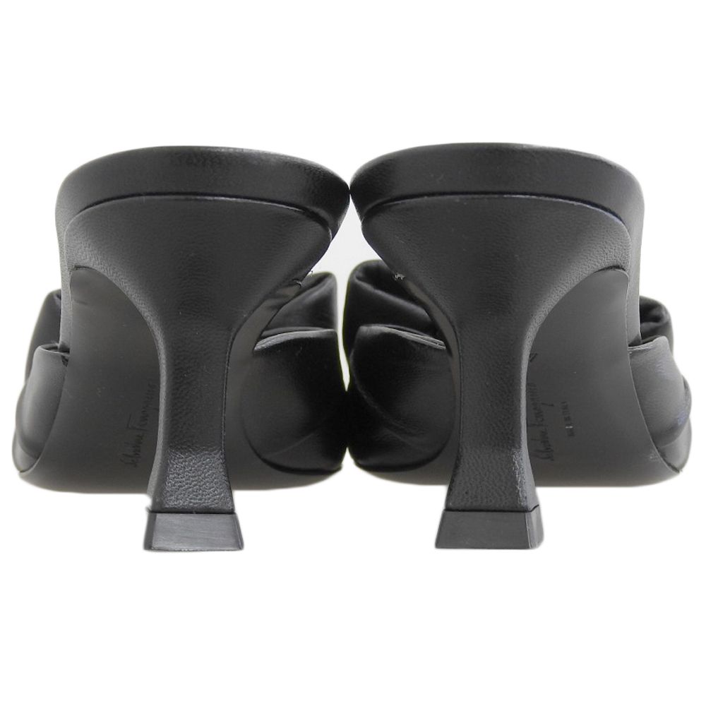 サルヴァトーレフェラガモ レザー