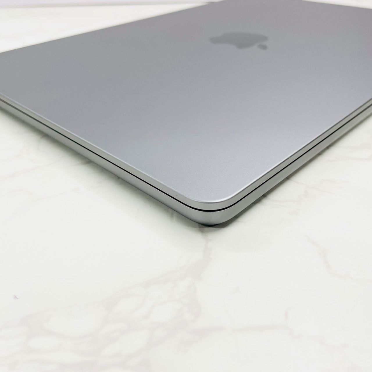 美品 MacBook Air M3 13インチ 24GB 256GB 充放電139回 バッテリ96