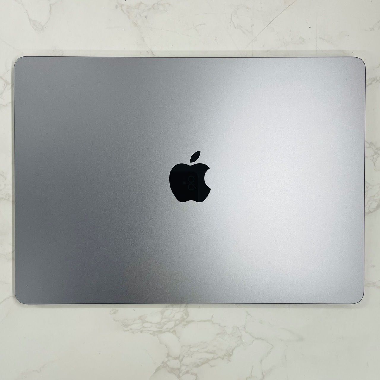 MacBook Air 13.3インチ スペースグレイ 美品 バッテリー状態良好 13.3