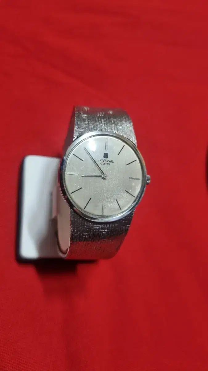ユニバーサル ジェネバ 手巻き時計