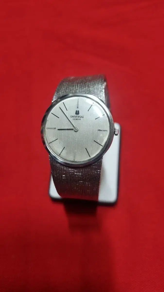 ユニバーサル ジェネバ 手巻き時計