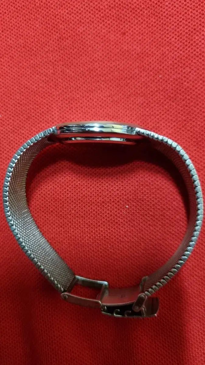 ユニバーサル ジェネバ