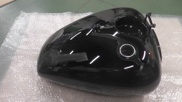 ドラッグスター400 4 TR の 燃料タンク