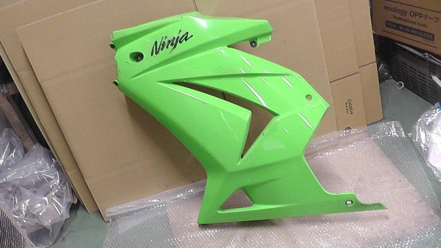 ニンジャ Ninja 250 R EX K の サイドカウル 左