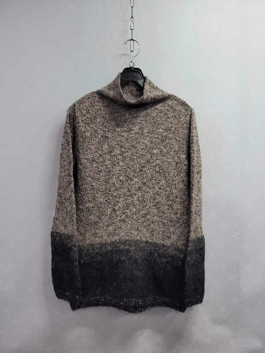 90 エトロ タートルネック Tシャツ