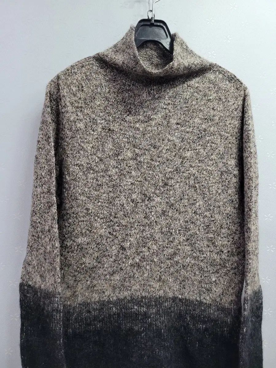 90 エトロ タートルネック Tシャツ