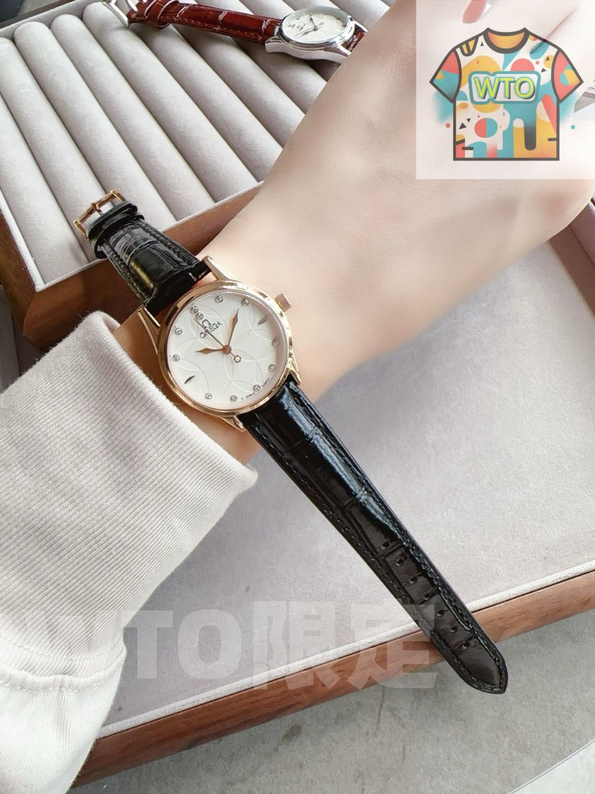 クォーツムーブメント搭載