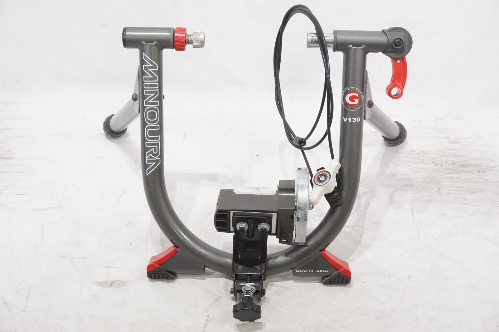 MINOURA V130 サイクルトレーナー美品 MINOURA V130 サイクルトレーナー美品 ミノウラ V130 固定ローラー台