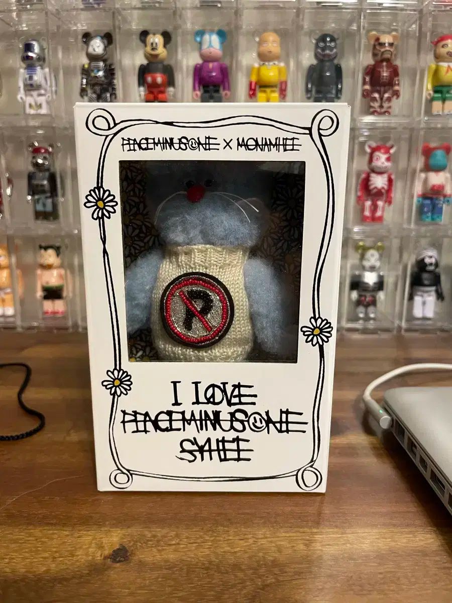 モナムヒ X PEACEMINUSONE ピースマイナスワン ジヒ ぬいぐるみ キーホルダー