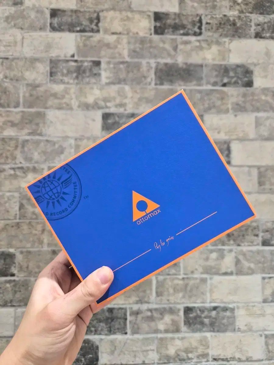 アトマックス X エビュネル コラボ ゴルフボール